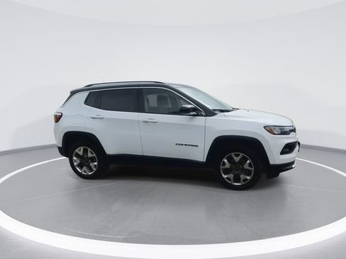Used 2022 Jeep Compass Limited image 13