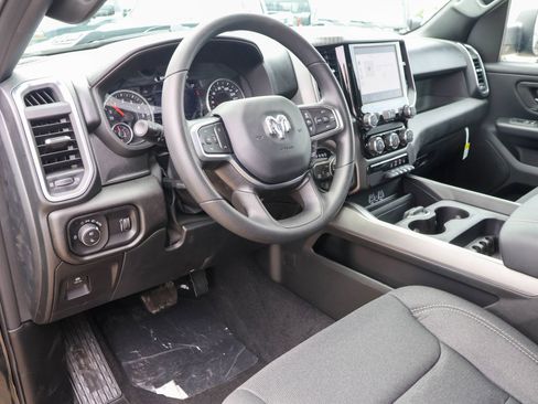 New 2026 RAM 1500 Express AWD/4WD image 3