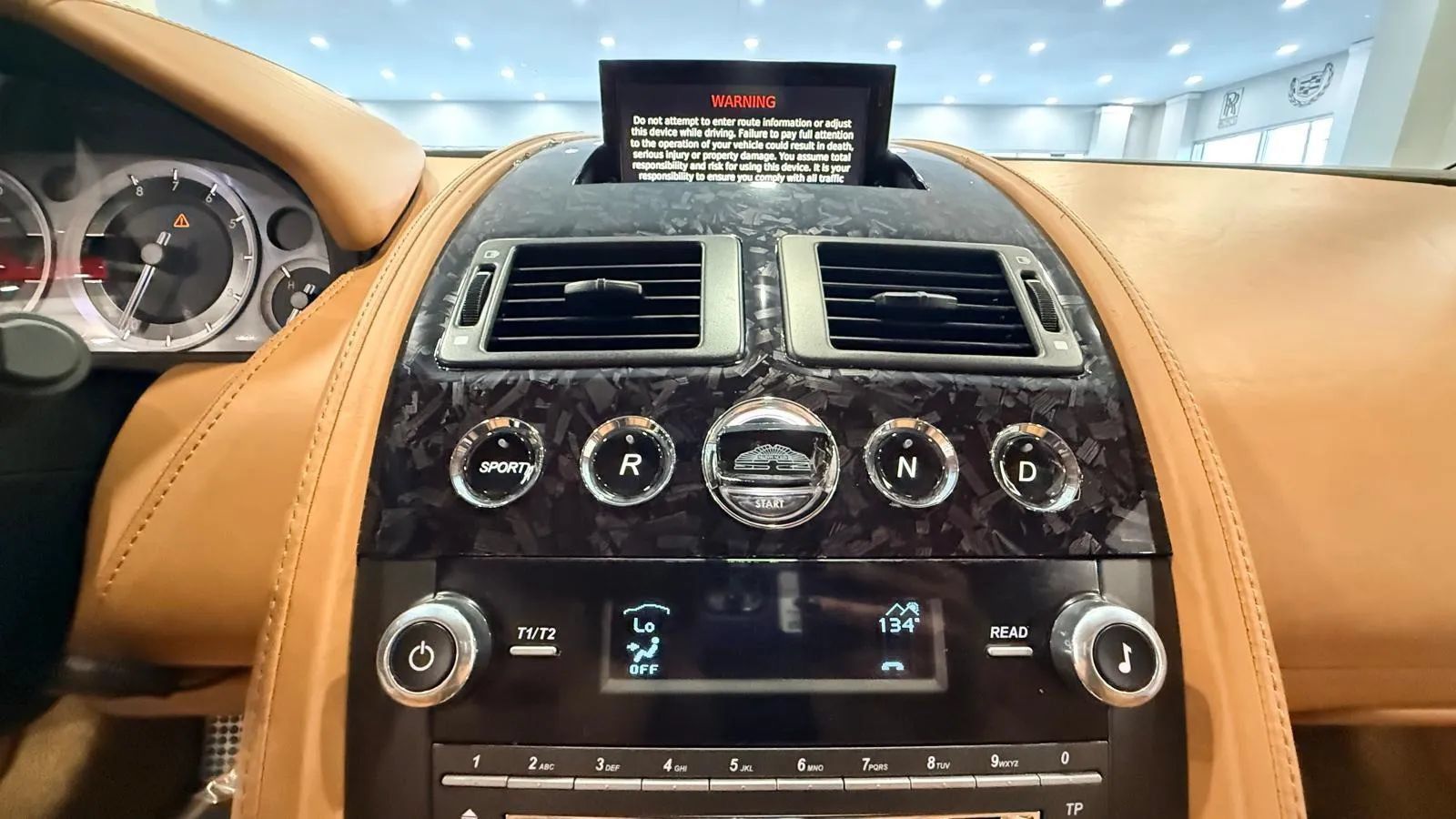 Used 2012 Aston Martin V8 Vantage Coupe RWD image 25