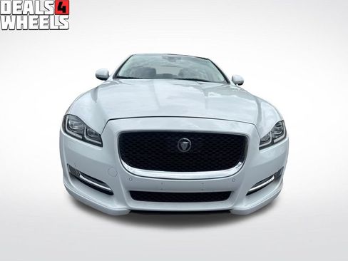 Used 2019 Jaguar XJ R-Sport AWD/4WD image 8