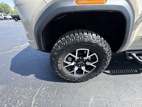 Used 2024 GMC Canyon AT4X image 27