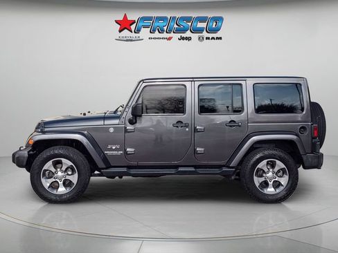 Used 2016 Jeep Wrangler Unlimited Sahara w/ Connectivity Group AWD/4WD image 4