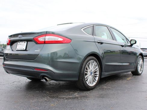 Used 2015 Ford Fusion SE w/ Equipment Group 202A FWD image 4