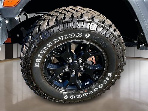 Used 2021 Jeep Wrangler Willys image 32