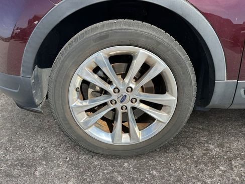 Used 2018 Ford Explorer XLT w/ Equipment Group 202A image 8