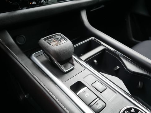 Certified 2024 Nissan Pathfinder SV AWD/4WD image 24