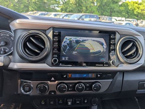 Certified 2022 Toyota Tacoma Limited AWD/4WD image 24