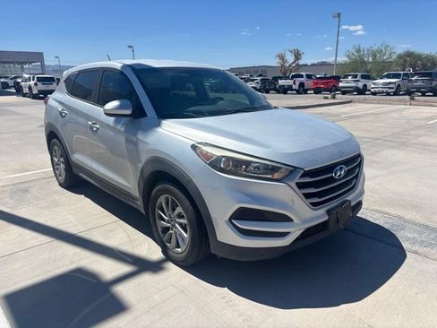Used 2018 Hyundai Tucson SE FWD image 2