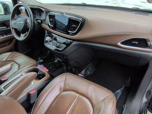 Used 2019 Chrysler Pacifica Limited w/ Tire & Wheel Group image 28