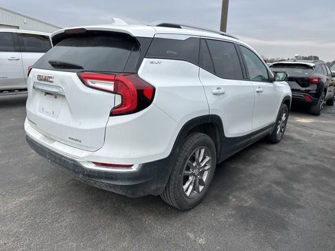 Used 2024 GMC Terrain SLT image 10