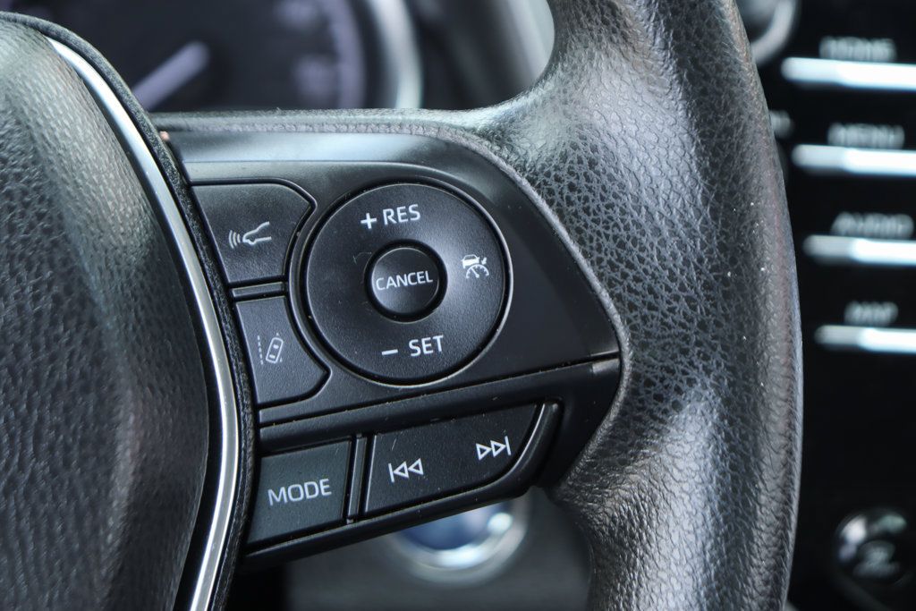Used 2019 Toyota Camry LE FWD image 21