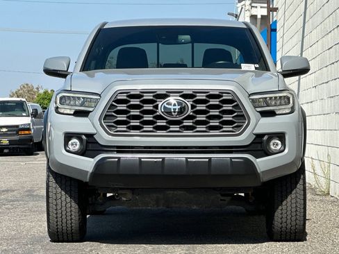 Used 2020 Toyota Tacoma TRD Off-Road w/ Technology Package AWD/4WD image 9