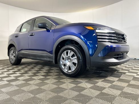 Used 2026 Nissan Kicks S FWD image 1
