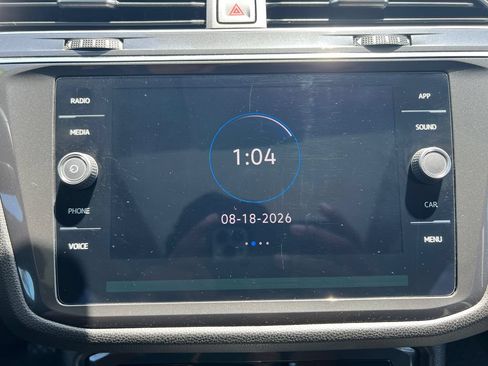Used 2022 Volkswagen Tiguan SE AWD/4WD image 22