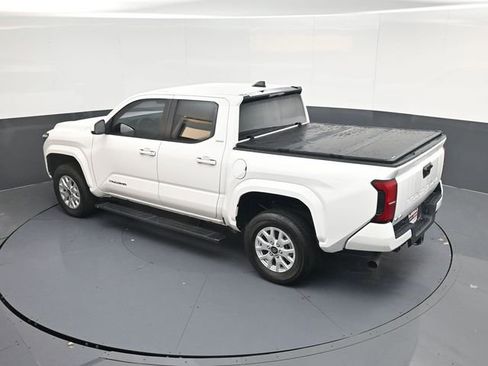 Used 2024 Toyota Tacoma SR5 AWD/4WD image 44