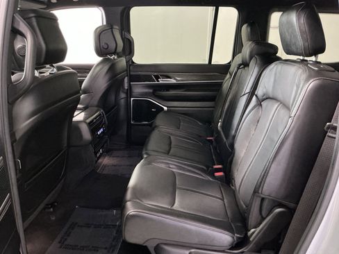 Used 2022 Jeep Wagoneer Series III w/ Premium Group I image 32