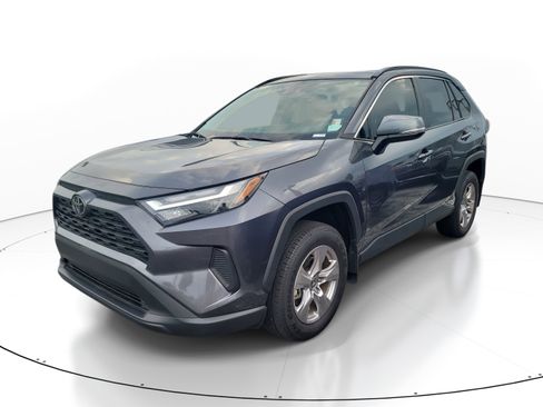 Used 2025 Toyota RAV4 XLE w/ Convenience Package FWD image 3