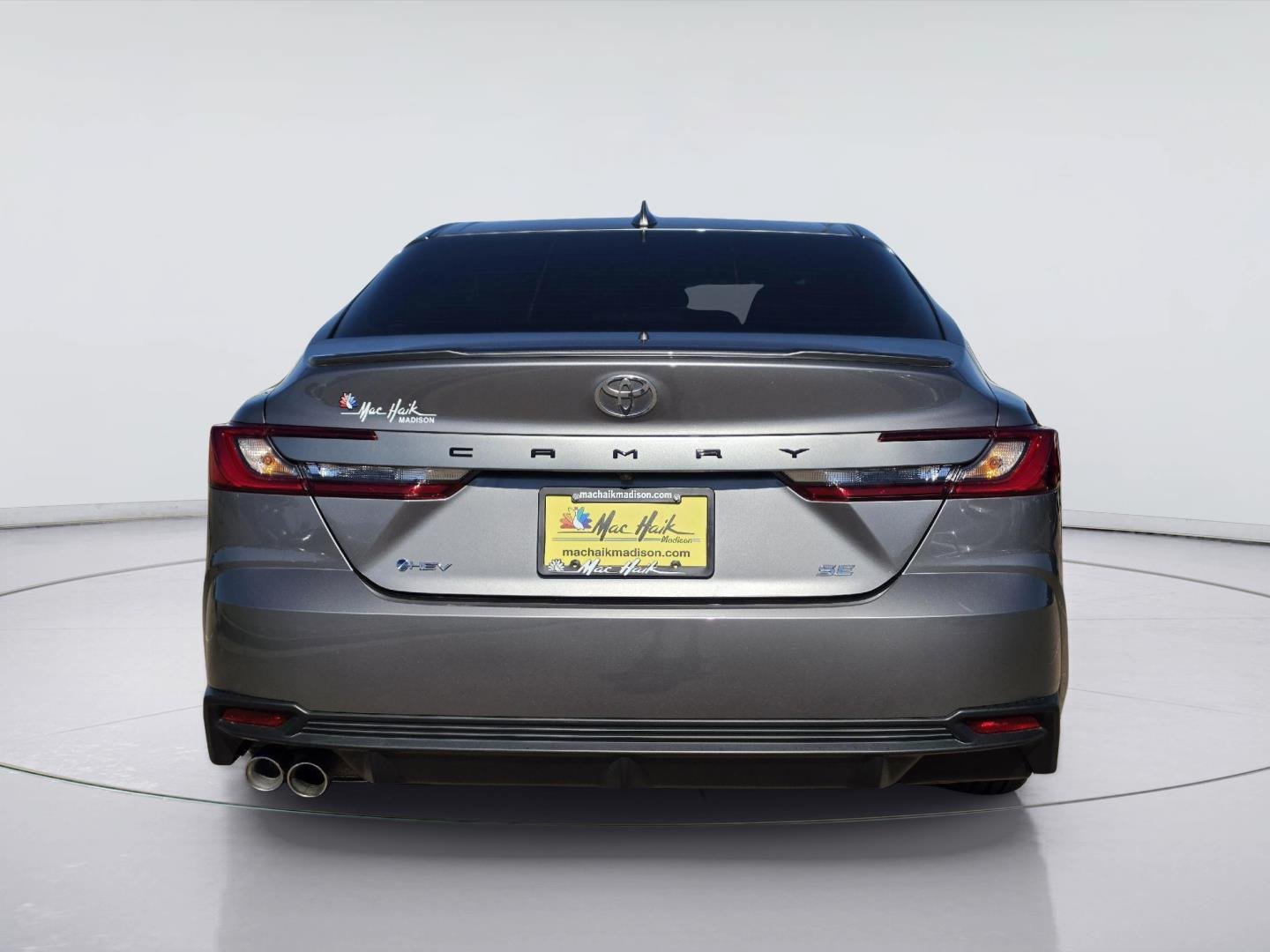 Used 2025 Toyota Camry SE FWD image 4
