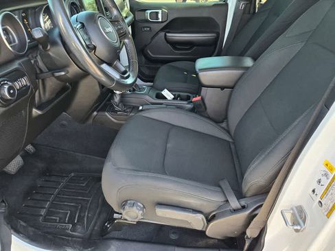 Used 2019 Jeep Wrangler Unlimited Sport S AWD/4WD image 17