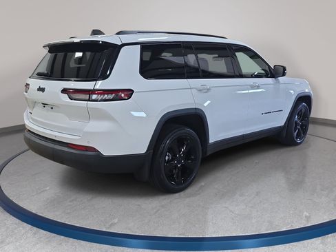 Used 2023 Jeep Grand Cherokee L Laredo AWD/4WD image 6