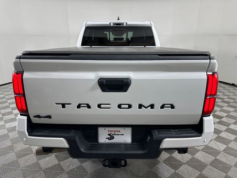 Used 2024 Toyota Tacoma TRD Sport image 9