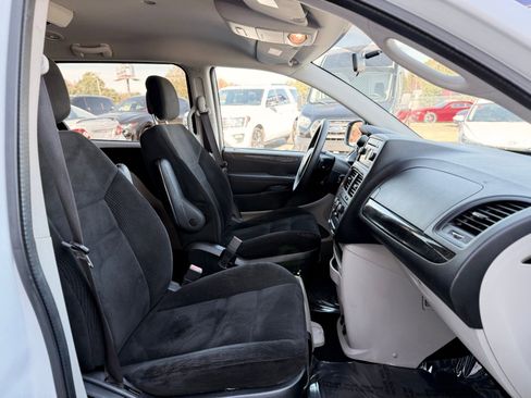 Used 2016 Dodge Grand Caravan SE w/ Quick Order Package 29E SE image 23