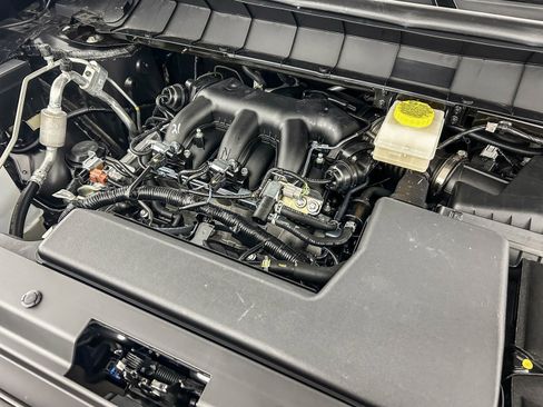 Certified 2025 Nissan Pathfinder S image 28