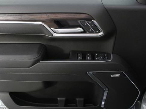 New 2026 GMC Sierra 1500 SLT image 14