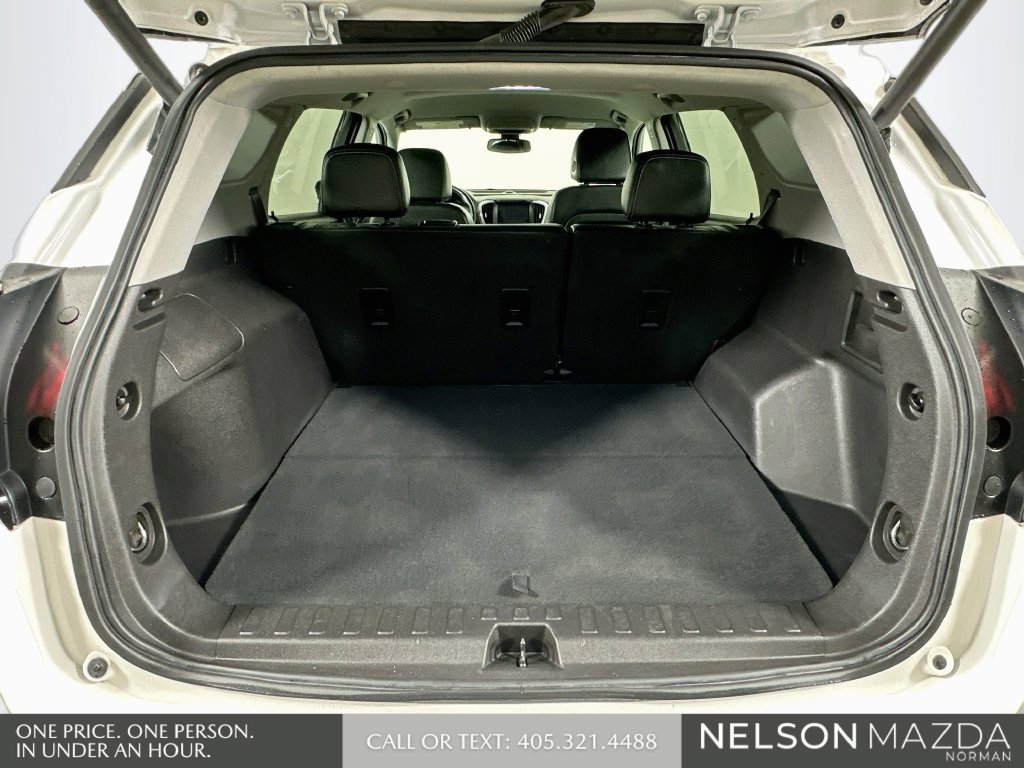 Used 2024 GMC Terrain SLT AWD/4WD image 25