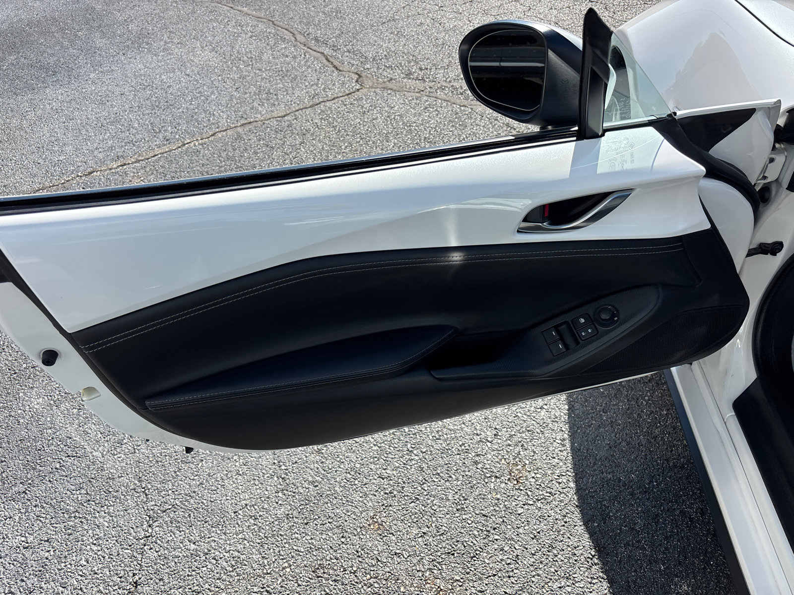 Used 2022 MAZDA MX-5 Miata RF Grand Touring RWD image 11