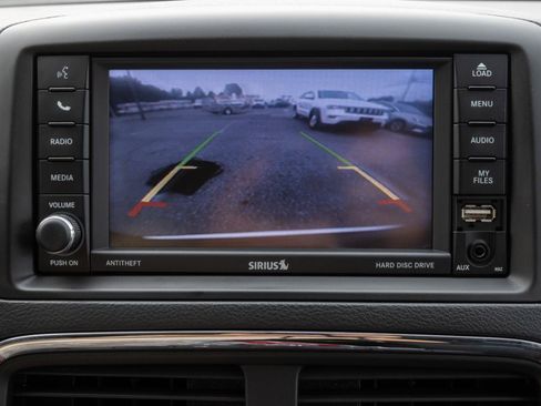 Used 2018 Dodge Grand Caravan SE w/ UConnect Hands-Free Group FWD image 25