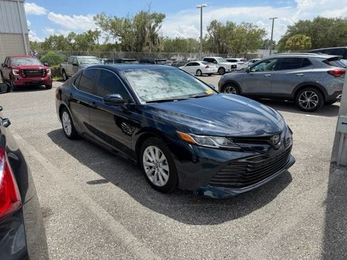 Used 2019 Toyota Camry LE FWD image 7