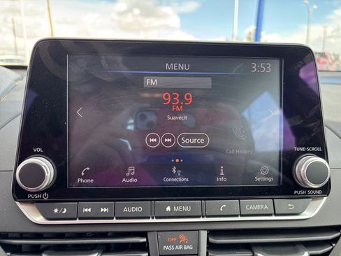 Used 2025 Nissan Altima 2.5 S image 11