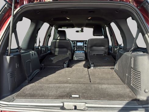 Used 2016 Ford Expedition Limited RWD image 9