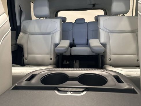 New 2026 Ford Expedition Platinum image 42