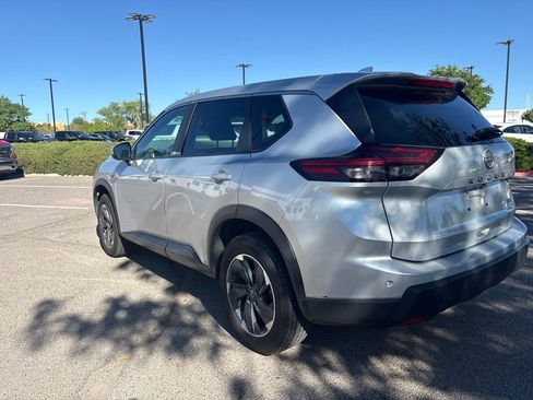 Used 2024 Nissan Rogue SV FWD image 5