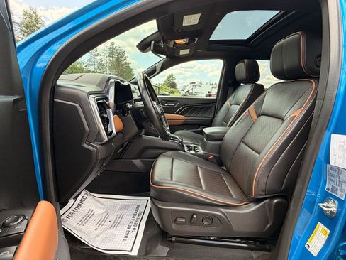 Used 2023 GMC Canyon AT4 w/ AT4 Premium Package AWD/4WD image 12