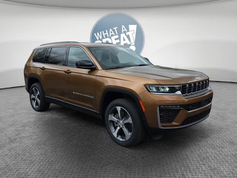 New 2026 Jeep Grand Cherokee L Limited w/ Luxury Tech Group II AWD/4WD image 1
