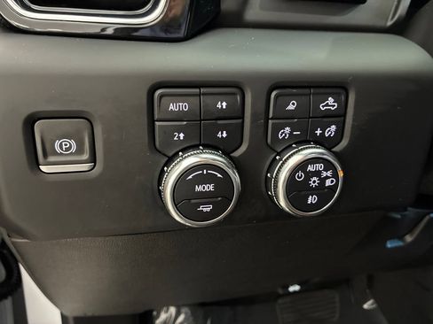 Used 2024 GMC Sierra 2500 Denali Ultimate AWD/4WD image 20