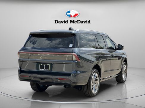 New 2025 Lincoln Navigator Reserve image 7