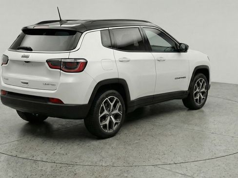 Used 2025 Jeep Compass Limited AWD/4WD image 9