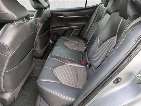 Used 2020 Toyota Camry SE image 18