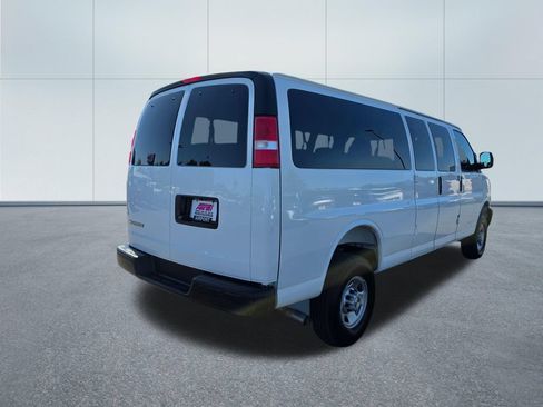 Used 2025 Chevrolet Express 3500 LS RWD image 5