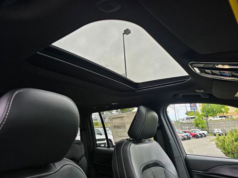 New 2025 Jeep Grand Cherokee Altitude image 13