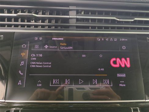 Used 2023 Audi Q7 3.0T Prestige image 21