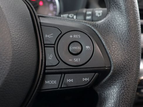 Used 2022 Toyota RAV4 XLE w/ Convenience Package AWD/4WD image 18