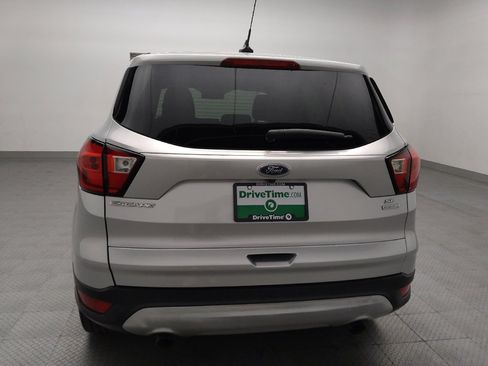 Used 2019 Ford Escape SE FWD image 6