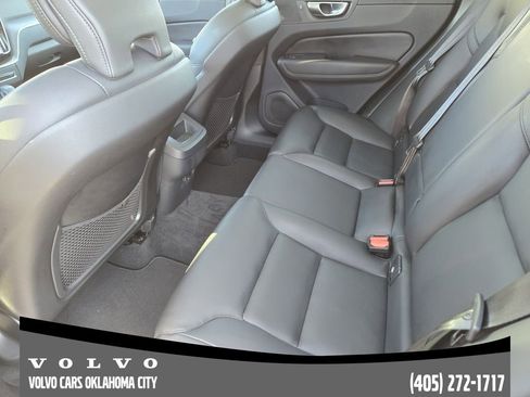 Certified 2025 Volvo XC60 B5 Core image 29