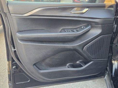 Certified 2024 Jeep Grand Cherokee Laredo X w/ Luxury Tech Group I image 19