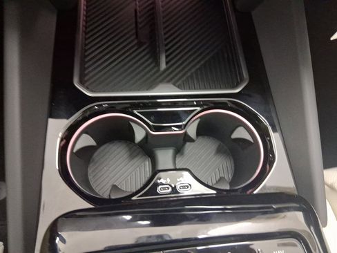 New 2026 BMW 530i xDrive w/ M Sport Package image 24